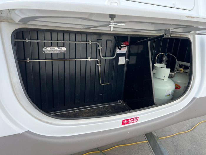 2012 Jayco Journey Sterling 24.75-2