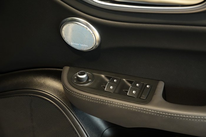 2023 Alfa Romeo Giulia Veloce