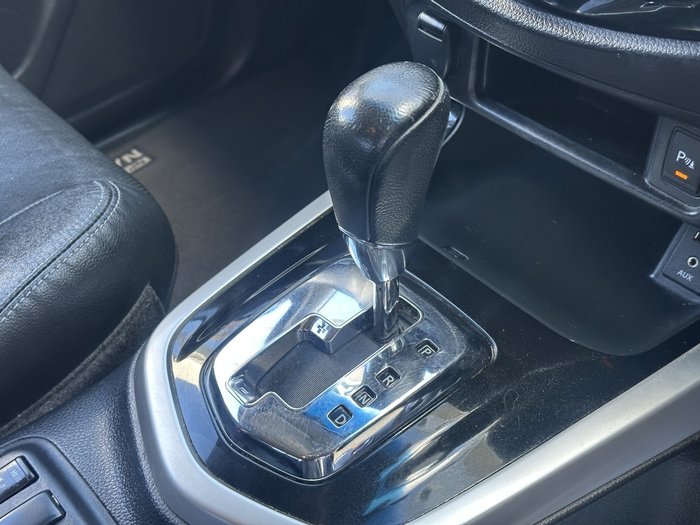 2017 Nissan Navara ST-X