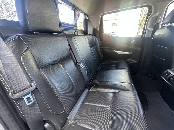 2017 Nissan Navara ST-X