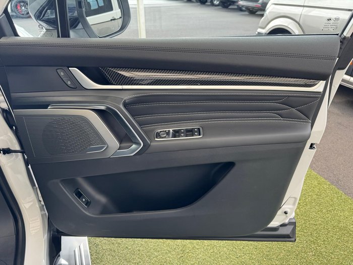 2025 LDV D90 Executive