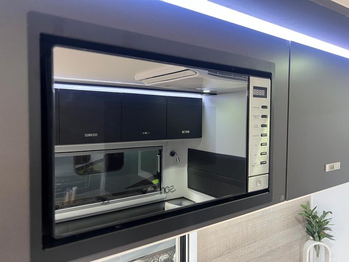 2025 Design RV Crx F2-6 21'10'' Bunks