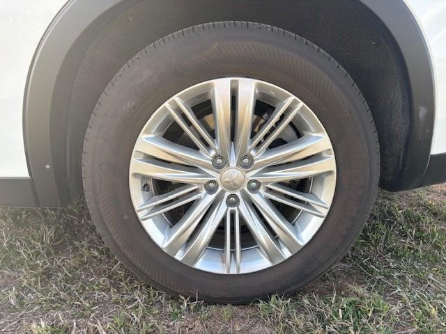 2025 Mitsubishi Outlander LS