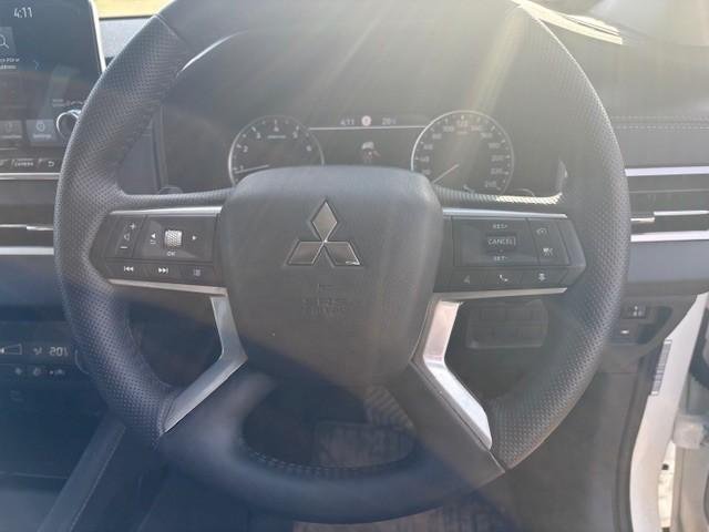 2025 Mitsubishi Outlander LS