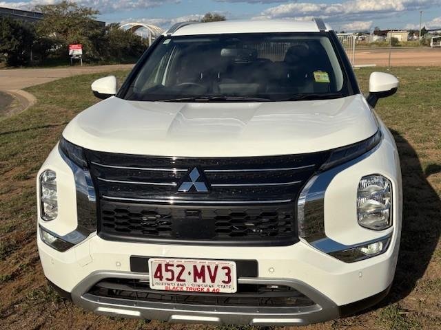 2025 Mitsubishi Outlander LS