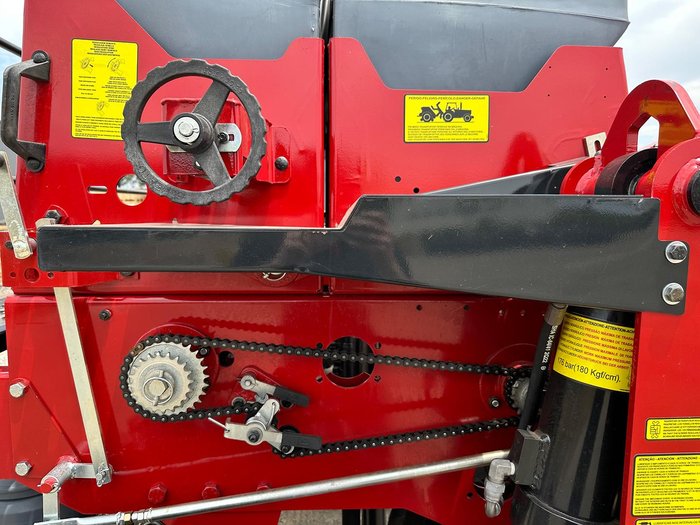 0 SEMEATO PD 17 3M 6 ROW DOUBLE DISC SEEDER WITH FRONT COULTERS RED