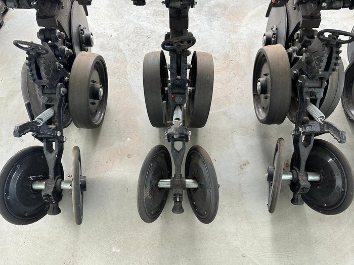 0 SEMEATO PD 17 3M 6 ROW DOUBLE DISC SEEDER WITH FRONT COULTERS RED