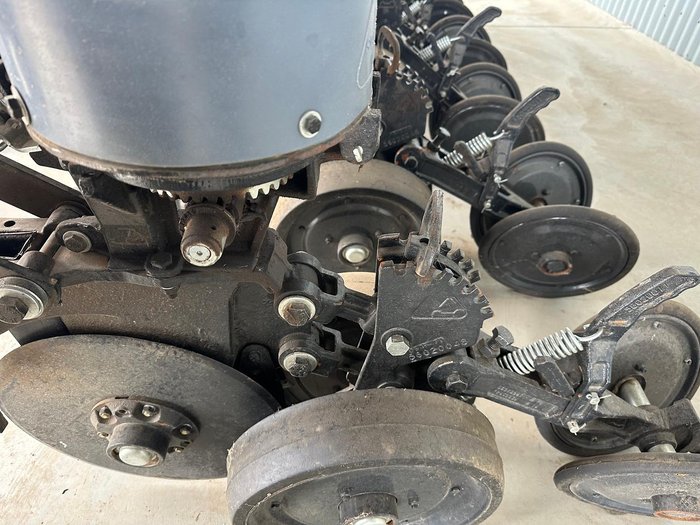 0 SEMEATO PD 17 3M 6 ROW DOUBLE DISC SEEDER WITH FRONT COULTERS RED