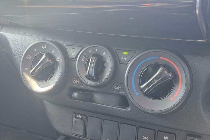 2020 Toyota Hilux SR