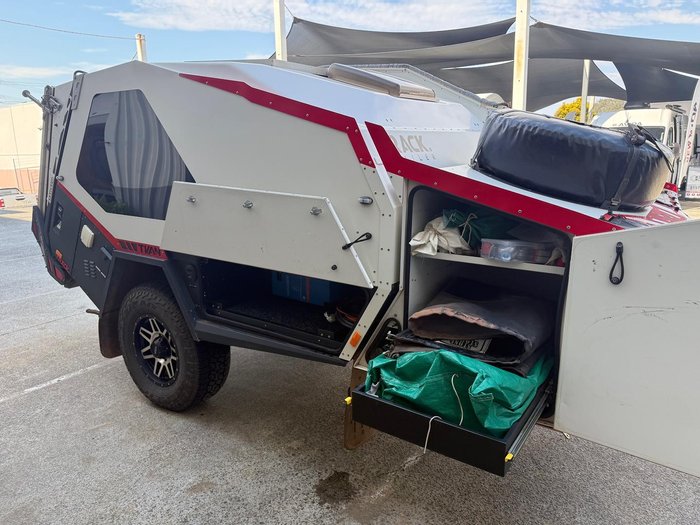 2018 Track Trailer T'van