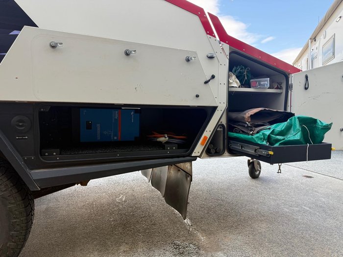 2018 Track Trailer T'van