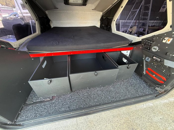 2018 Track Trailer T'van