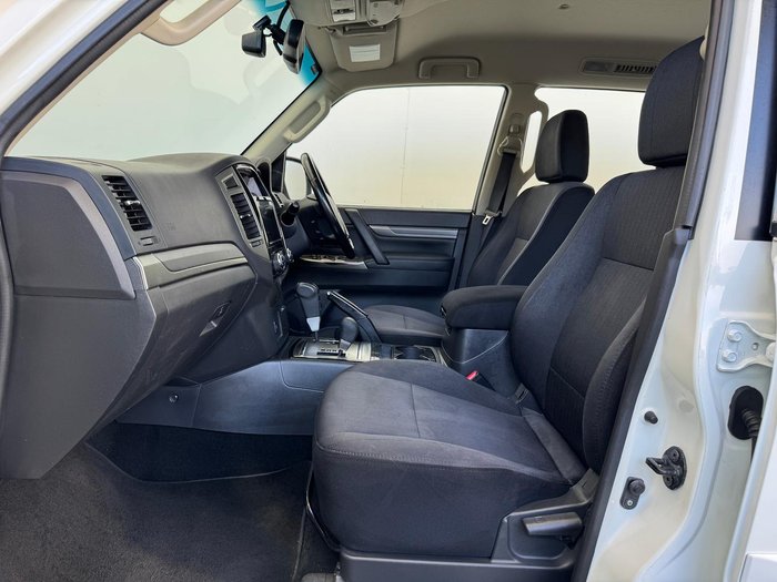 2020 Mitsubishi Pajero GLX