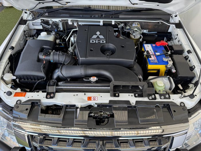 2020 Mitsubishi Pajero GLX