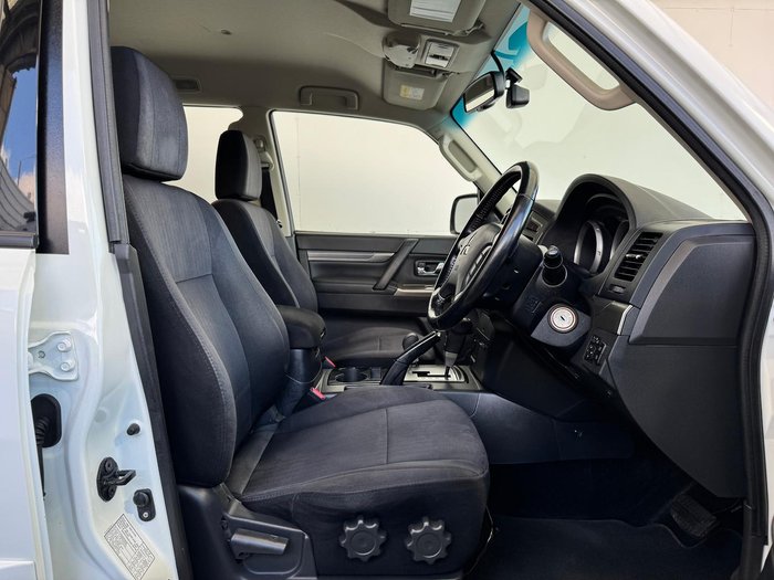 2020 Mitsubishi Pajero GLX