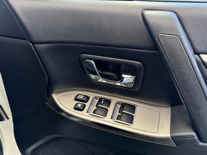 2020 Mitsubishi Pajero GLX