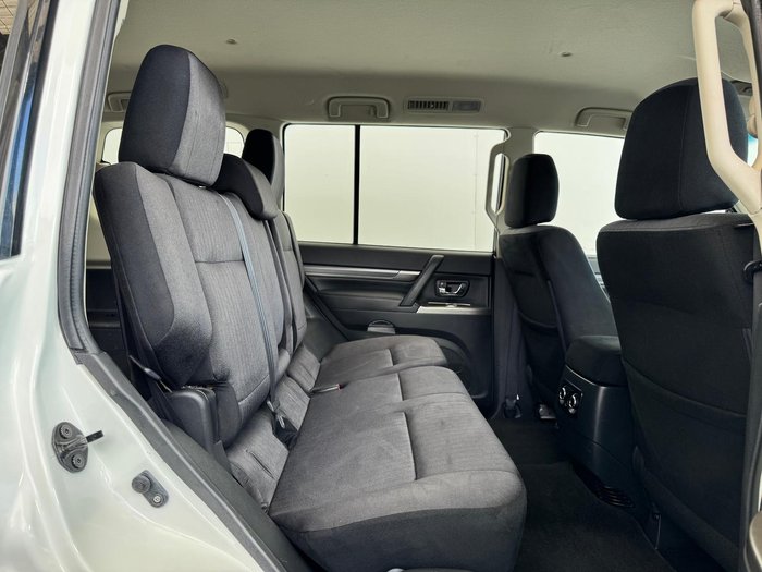 2020 Mitsubishi Pajero GLX