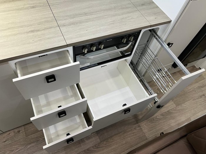 2025 Design RV Forerunner Van 5-2+ 21'