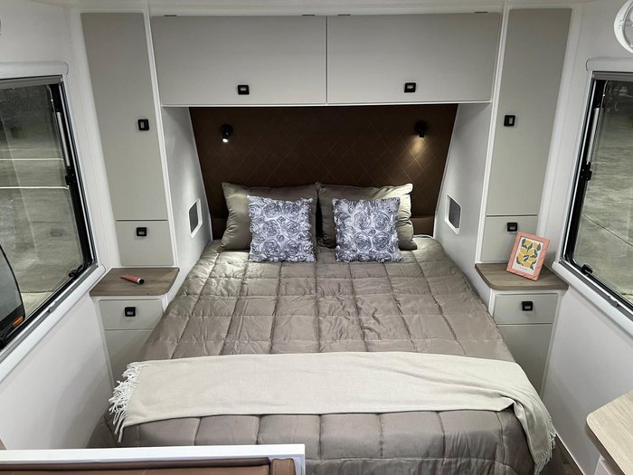 2025 Design RV Forerunner Van 5-2+ 21'