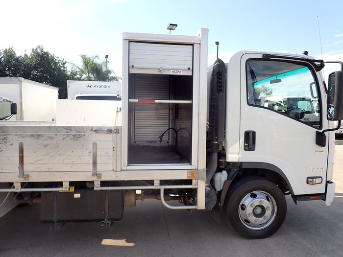 2018 ISUZU NPR 65-190 WHITE
