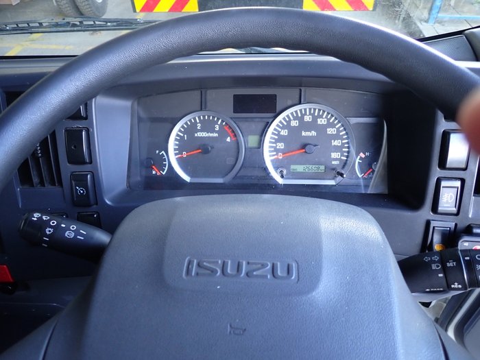 2018 ISUZU NPR 65-190 WHITE