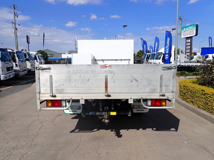 2018 ISUZU NPR 65-190 WHITE