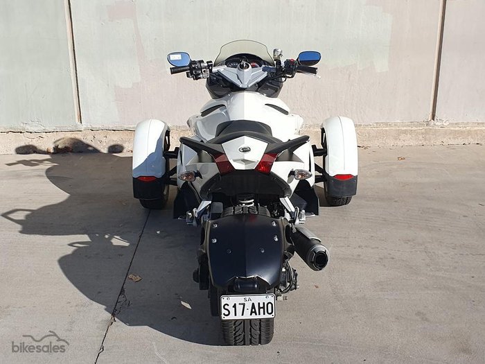 2010 Can-Am Spyder RSS SE5 Spyder RSS White