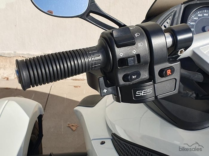 2010 Can-Am Spyder RSS SE5 Spyder RSS White