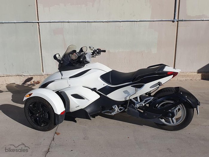 2010 Can-Am Spyder RSS SE5 Spyder RSS White