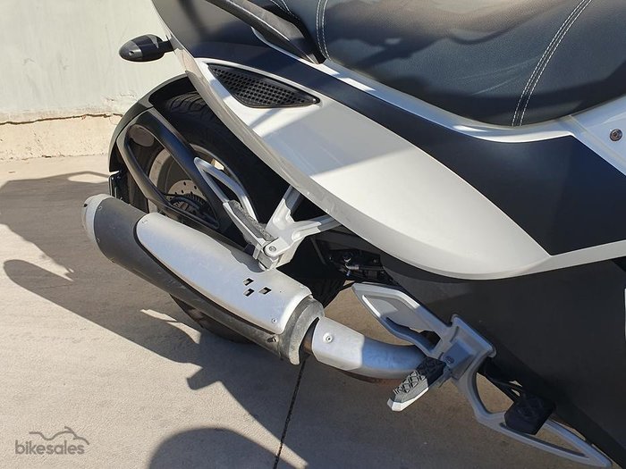 2010 Can-Am Spyder RSS SE5 Spyder RSS White