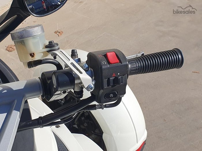 2010 Can-Am Spyder RSS SE5 Spyder RSS White