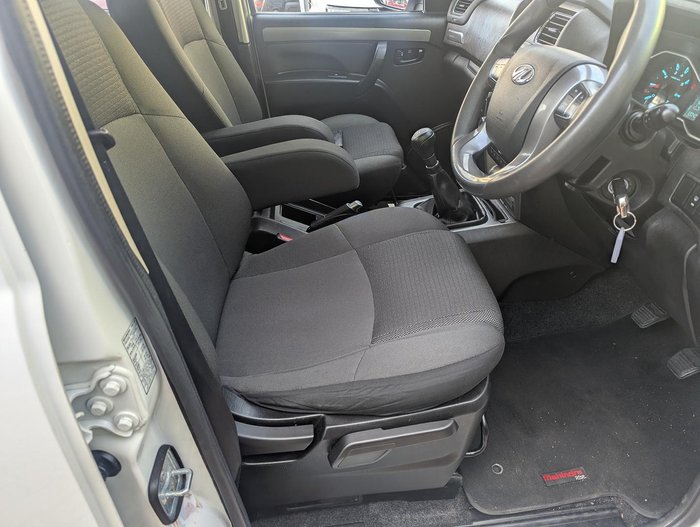 2020 Mahindra PIK-UP S10+ Black mHawk 4X4 Arctic White