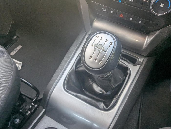 2020 Mahindra PIK-UP S10+ Black mHawk 4X4 Arctic White