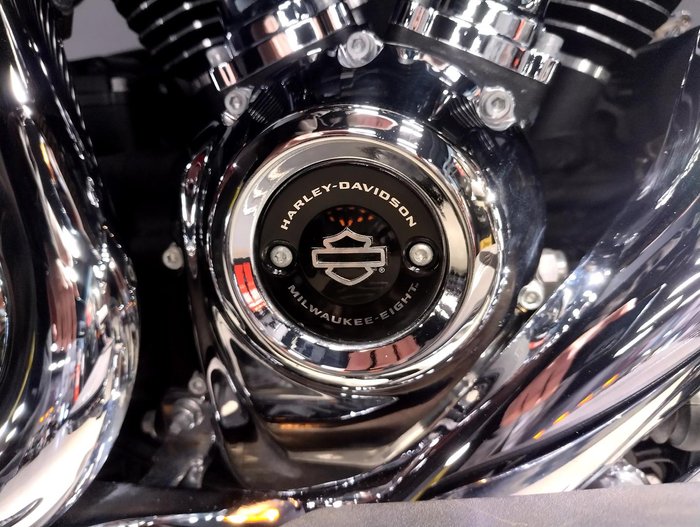 2021 Harley-Davidson Street Glide Special 114 (FLHXS) Touring Red