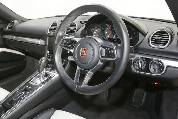 2023 Porsche 718 Boxster