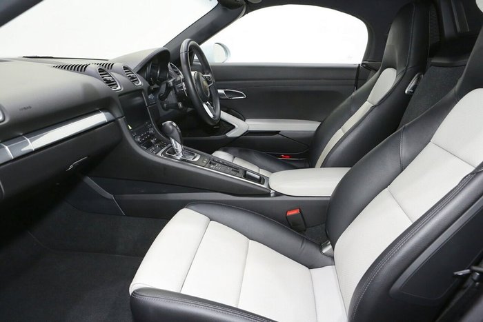 2023 Porsche 718 Boxster