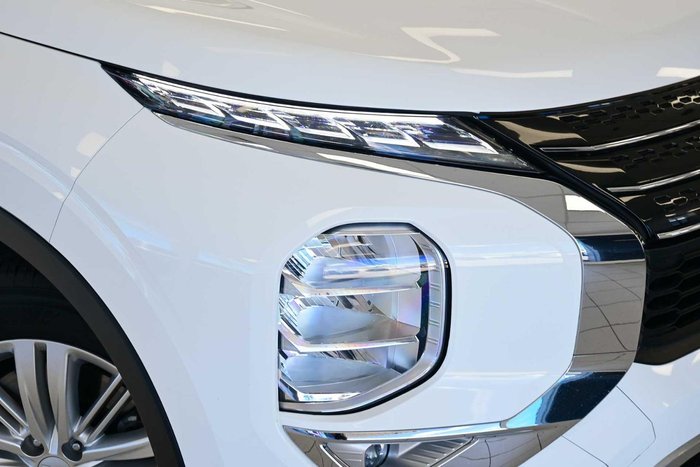 2024 Mitsubishi Outlander LS