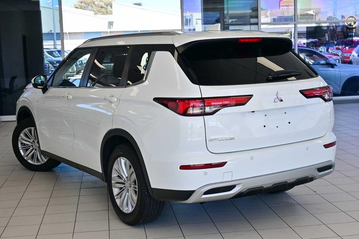 2024 Mitsubishi Outlander LS