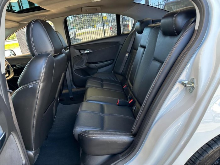 2016 Holden Commodore SS V Redline VF Series II MY16 Heron White