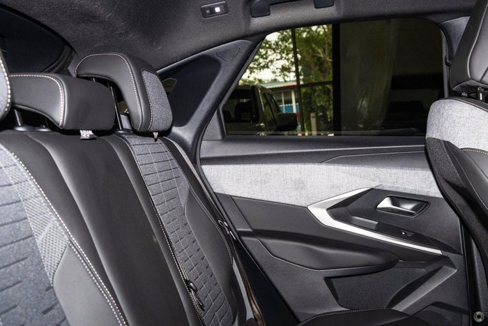 2025 Peugeot 3008 Allure Hybrid