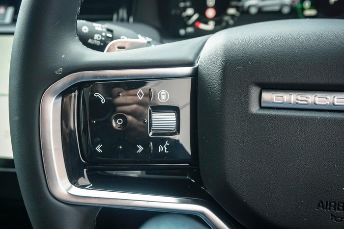 2024 Land Rover Discovery Sport P300e Dynamic SE