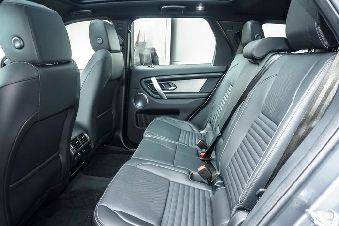 2024 Land Rover Discovery Sport P300e Dynamic SE