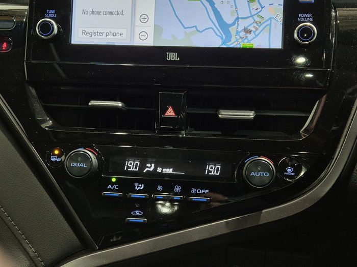 2021 Toyota Camry SL AXVH70R Silver