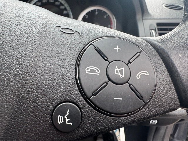 MERCEDES-BENZ C220