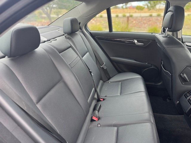 MERCEDES-BENZ C220