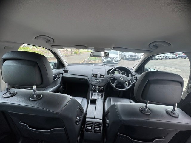 MERCEDES-BENZ C220