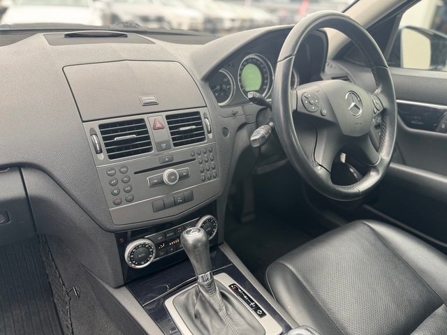 MERCEDES-BENZ C220