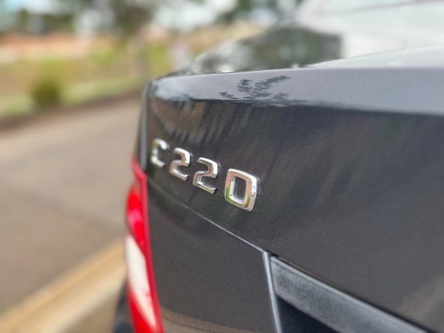 MERCEDES-BENZ C220