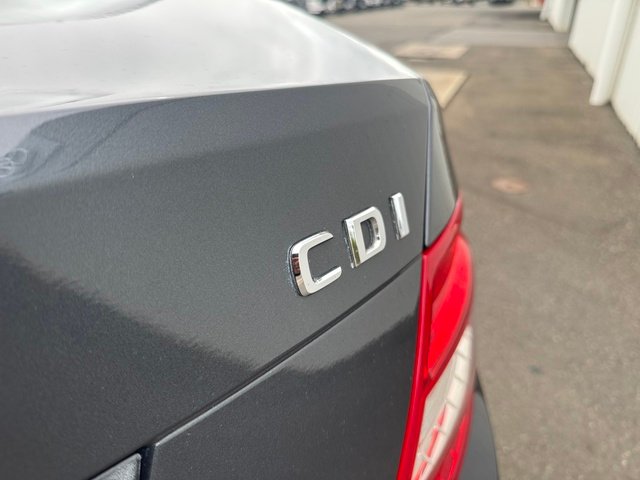 MERCEDES-BENZ C220
