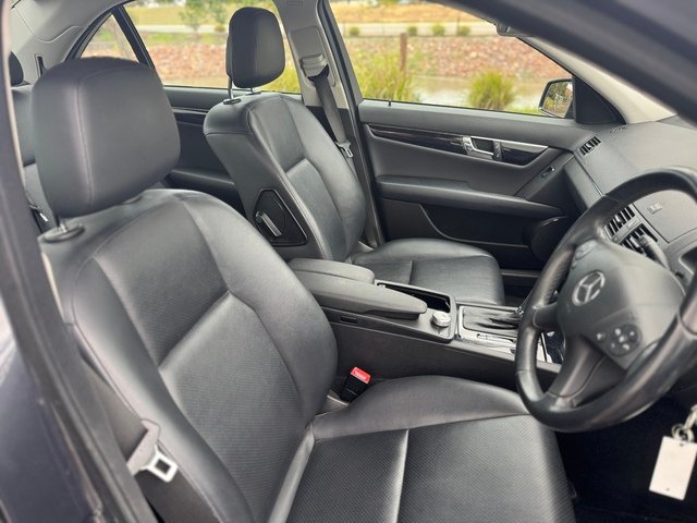 MERCEDES-BENZ C220